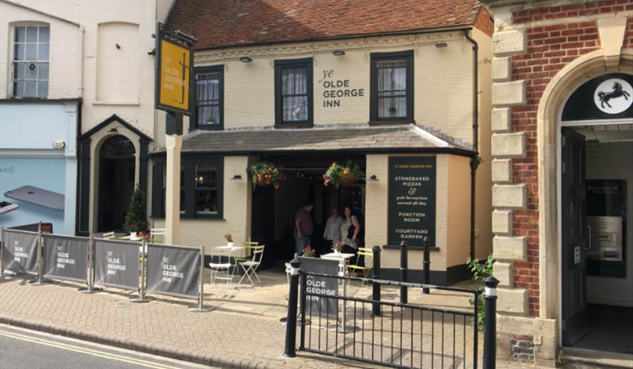 Ye Olde George Inn front facade taken from Castle Street.