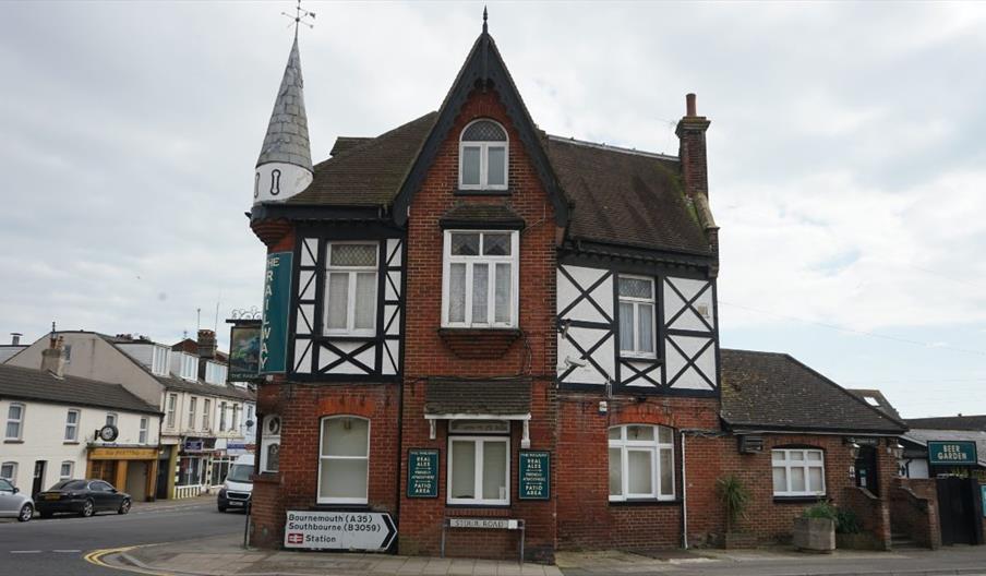 Railway Pub exterior.