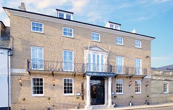 The Kings Arms Hotel exterior